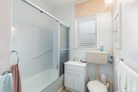 Photo of property in 74 Durham Crescent, Fairfield, Lower Hutt, 5011
