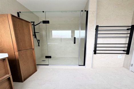 Photo of property in 8 Terrylyn Drive, Hillcrest, Auckland, 0627