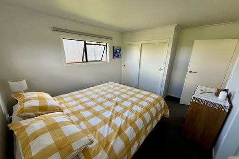 Photo of property in 8 Roseneath Place, Birkdale, Auckland, 0626