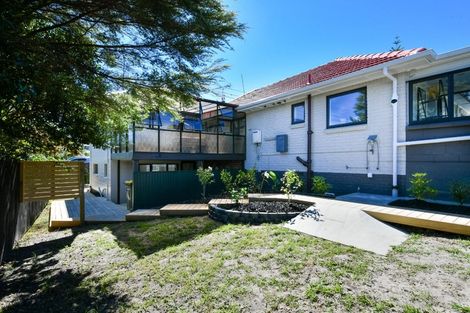Photo of property in 1a Stottholm Road, Titirangi, Auckland, 0604
