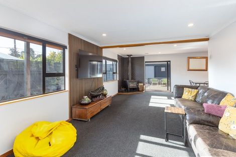 Photo of property in 55 Moeraki Road, Maoribank, Upper Hutt, 5018