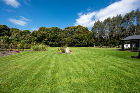 Photo of property in 20 Lancewood Way, Kinloch, Taupo, 3377