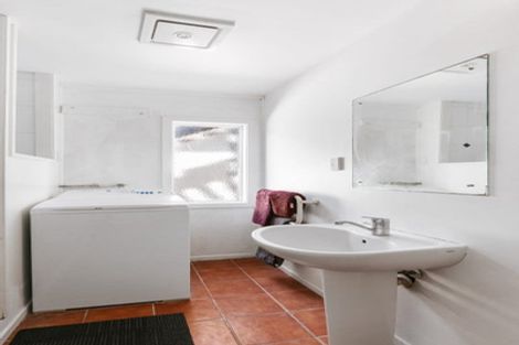 Photo of property in 590 Maunganui Road, Mount Maunganui, 3116