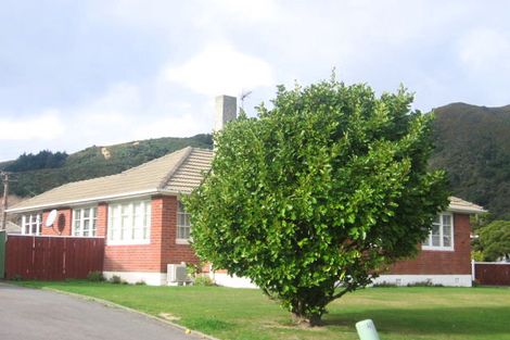 Photo of property in 17 Puketapu Grove, Waiwhetu, Lower Hutt, 5010