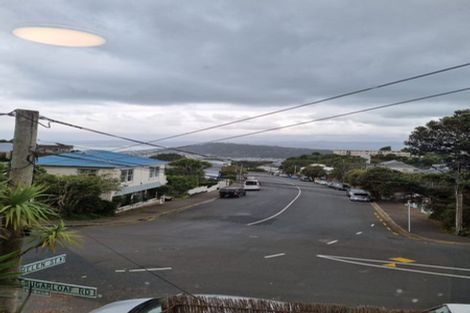 Photo of property in 2 Sugarloaf Road, Brooklyn, Wellington, 6021