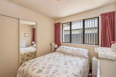 Photo of property in 65 Cleveland Street, Edgeware, Christchurch, 8013