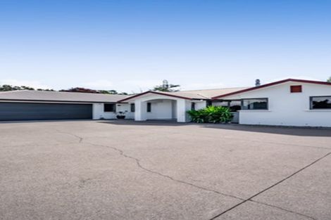 Photo of property in 90 Ridgewood Drive, Ridgewood, New Plymouth, 4371