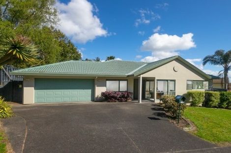Photo of property in 4 De Havilland Drive, Goodwood Heights, Auckland, 2105