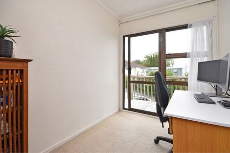 Photo of property in 4a Tower Hill, Stanmore Bay, Whangaparaoa, 0930