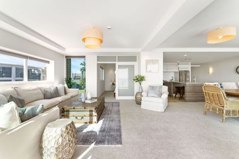 Photo of property in 154 Marine Parade, Mount Maunganui, 3116