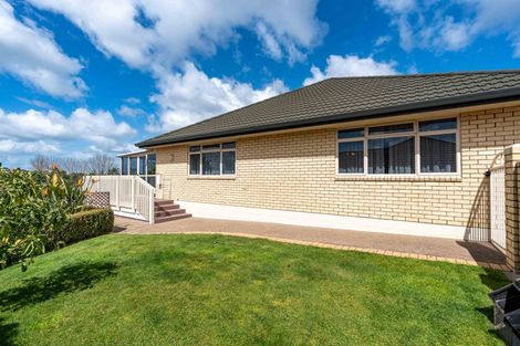 Photo of property in 82 Rototuna Road, Rototuna, Hamilton, 3210