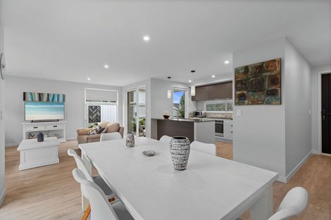 Photo of property in 24 Franks Way, Papamoa Beach, Papamoa, 3118