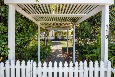 Photo of property in 110 Victoria Street, Cambridge, 3434