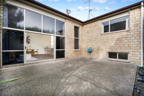 Photo of property in 92 Cyril French Drive, Flat Bush, Auckland, 2016