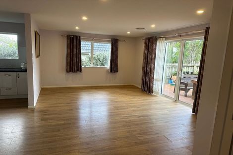 Photo of property in 56a Hutchinson Avenue, New Lynn, Auckland, 0600