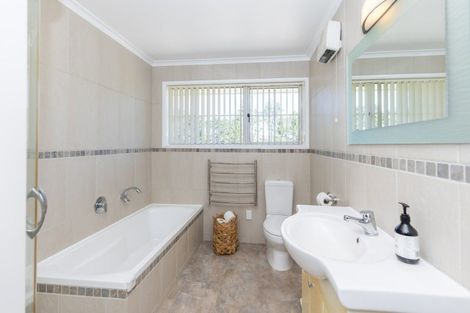 Photo of property in 26 Mcvie Road, Huntly, 3700