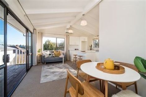 Photo of property in 1/18 Glenfield Road, Birkenhead, Auckland, 0626