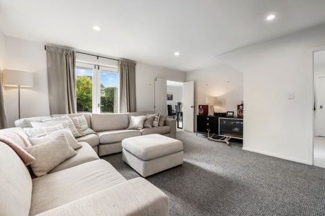 Photo of property in 34 Aikmans Road, Merivale, Christchurch, 8014