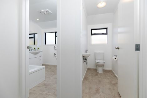 Photo of property in 8 Bosun Place, Te Atatu Peninsula, Auckland, 0610