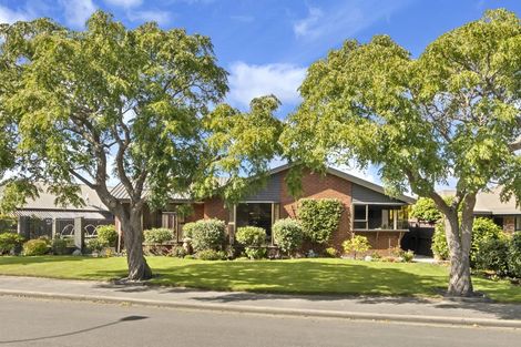 Photo of property in 14 Creese Place, Redwood, Christchurch, 8051