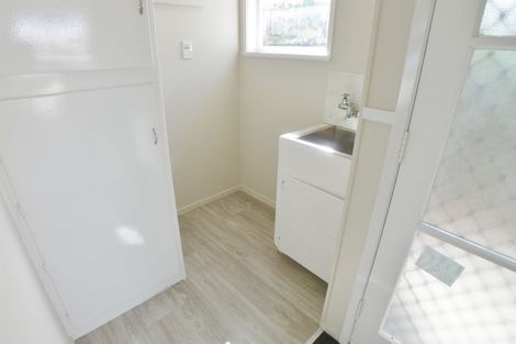 Photo of property in 37 Cheval Drive, Totara Vale, Auckland, 0629