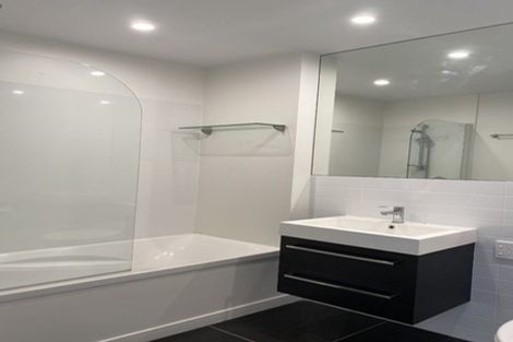 Photo of property in 2u3 Stone Street, Miramar, Wellington, 6022