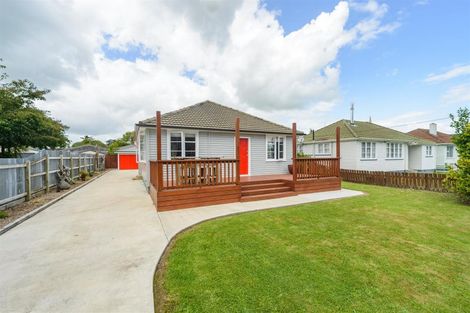 Photo of property in 9 Bull Street, Bulls, 4818