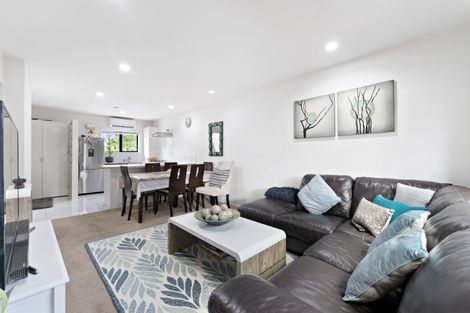 Photo of property in 10/36 West Coast Road, Glen Eden, Auckland, 0602
