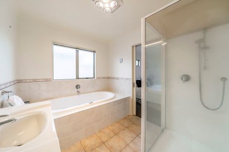 Photo of property in 5 Rosebank Place, Avalon, Lower Hutt, 5011