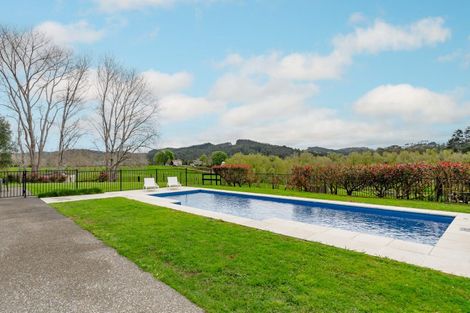 Photo of property in 255 Ararimu Valley Road, Helensville, Waimauku, 0882