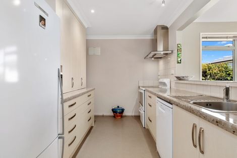 Photo of property in 10 Coppelia Avenue, Omokoroa, 3114
