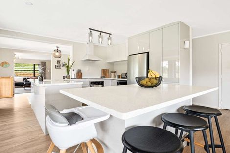 Photo of property in 61 Kanuka Road, Bombay, 2675