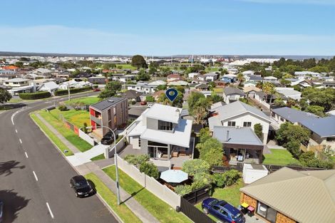 Photo of property in 23 Tay Street, Mount Maunganui, 3116