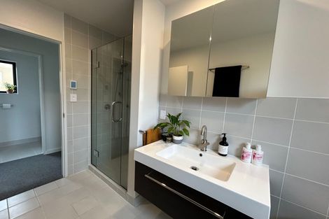 Photo of property in 17b Cornwall Road, Lyttelton, 8082