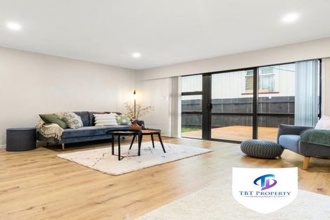 Photo of property in 1/735 Massey Road, Mangere, Auckland, 2022