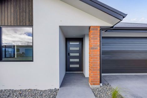 Photo of property in 72 Turuturu Road, Hawera, 4674