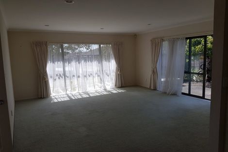 Photo of property in 6 Nier Place, East Tamaki Heights, Auckland, 2016