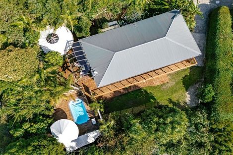 Photo of property in 23 Cliff Road, Torbay, Auckland, 0630