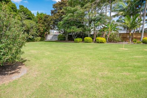 Photo of property in 2 Coopers Drive, Coopers Beach, 0420