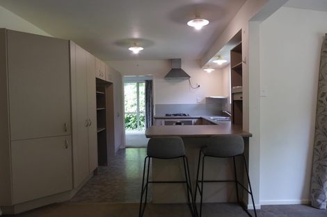 Photo of property in 198 Newlands Road, Newlands, Wellington, 6037