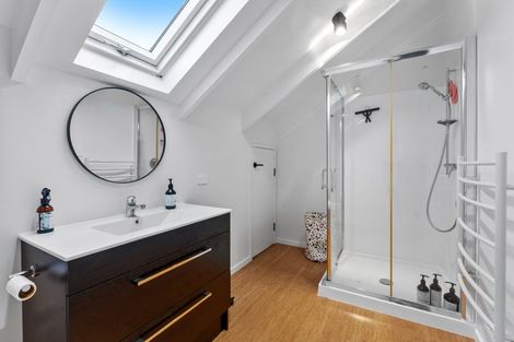 Photo of property in 43 Cumberland Street, Leigh, 0985