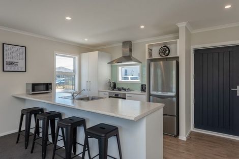 Photo of property in 20u2 Glanmire Road, Newlands, Wellington, 6037