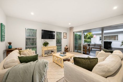 Photo of property in 5 Wrybill Way, Point Wells, Warkworth, 0986