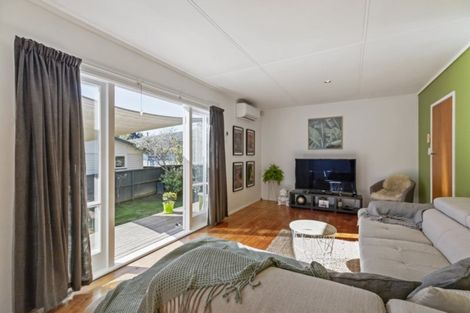 Photo of property in 615 Swanson Road, Swanson, Auckland, 0612