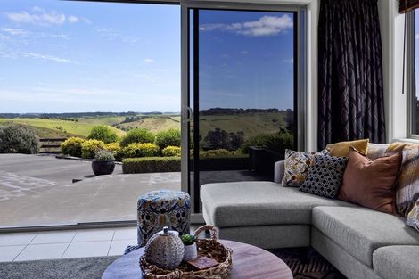 Photo of property in 355 Ngawhini Road, Hawera, 4674