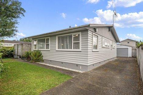 Photo of property in 35 Highbury Drive, Levin, 5510