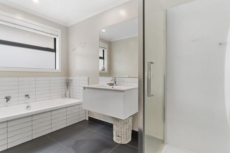 Photo of property in 7 Livingstone Drive, Papamoa Beach, Papamoa, 3118