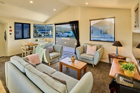 Photo of property in 2 Toms Road, Titahi Bay, Porirua, 5022