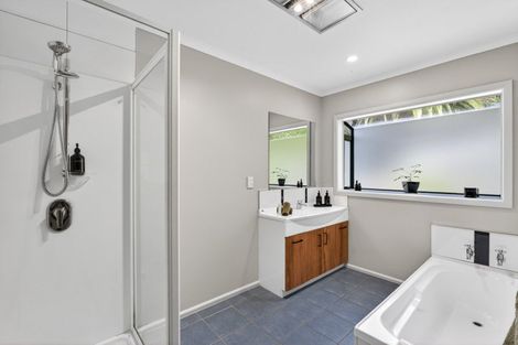 Photo of property in 16 Awarua Crescent, Havelock North, 4130