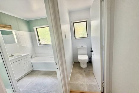Photo of property in 957 East Coast Road, Torbay, Auckland, 0630
